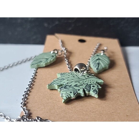 Multicolored Leaf Shaped Polymer Clay Jewelry Set, NEW - Picture 5 of 10